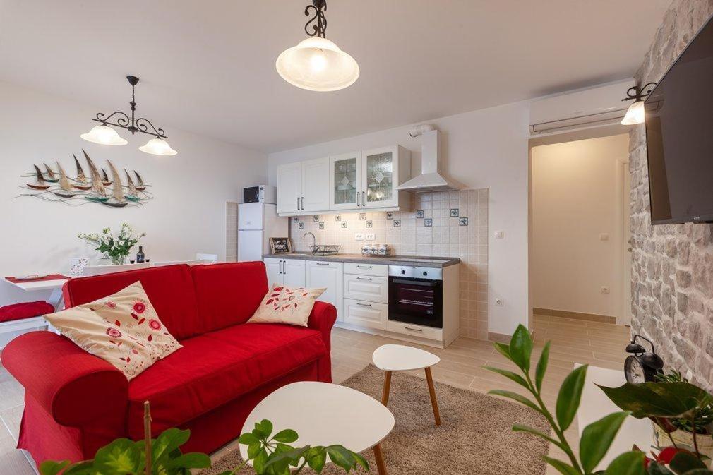 Apartmani Mirona - Tučepi Buitenkant foto