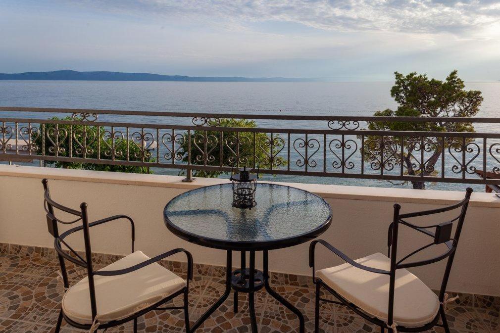 Apartmani Mirona - Tučepi Buitenkant foto