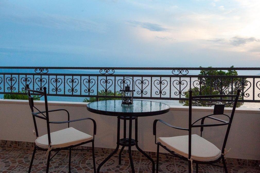 Apartmani Mirona - Tučepi Buitenkant foto