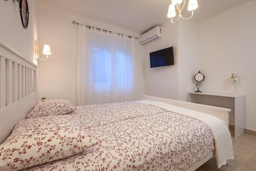 Apartmani Mirona - Tučepi Buitenkant foto