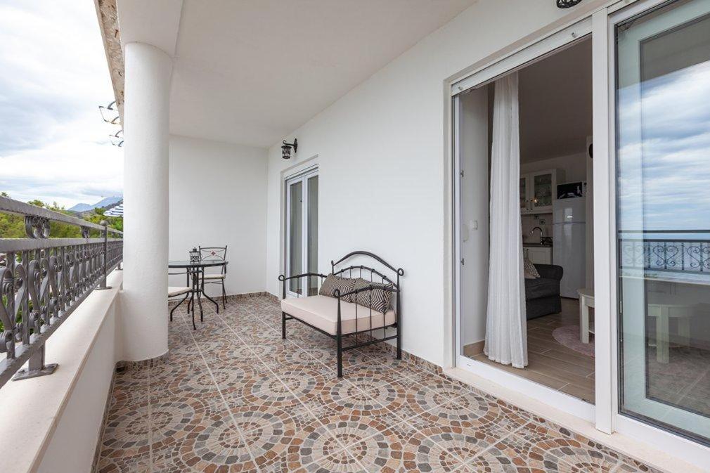 Apartmani Mirona - Tučepi Buitenkant foto